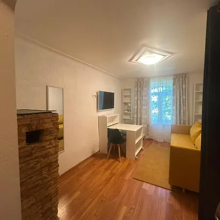 Cozy With Fireplace And Free Parking Appartement Riga